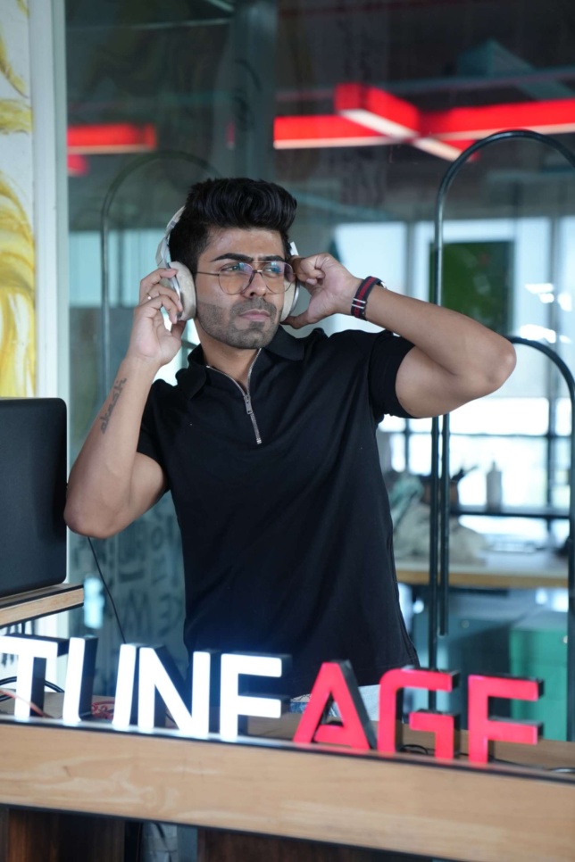 eyemyeye akash choudhary